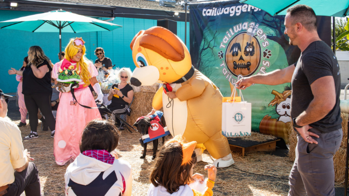 LA Halloween Costume Contest and Pupper Treat Event