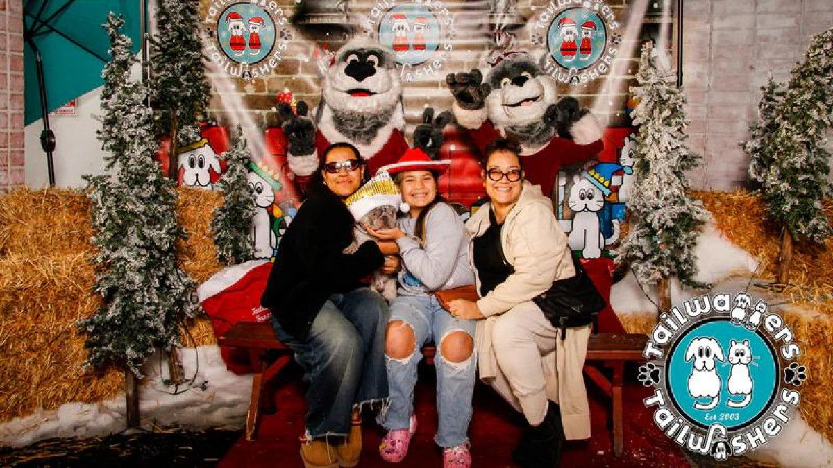 Palm Springs Santa Paws and Mrs. Claws Holiday Event